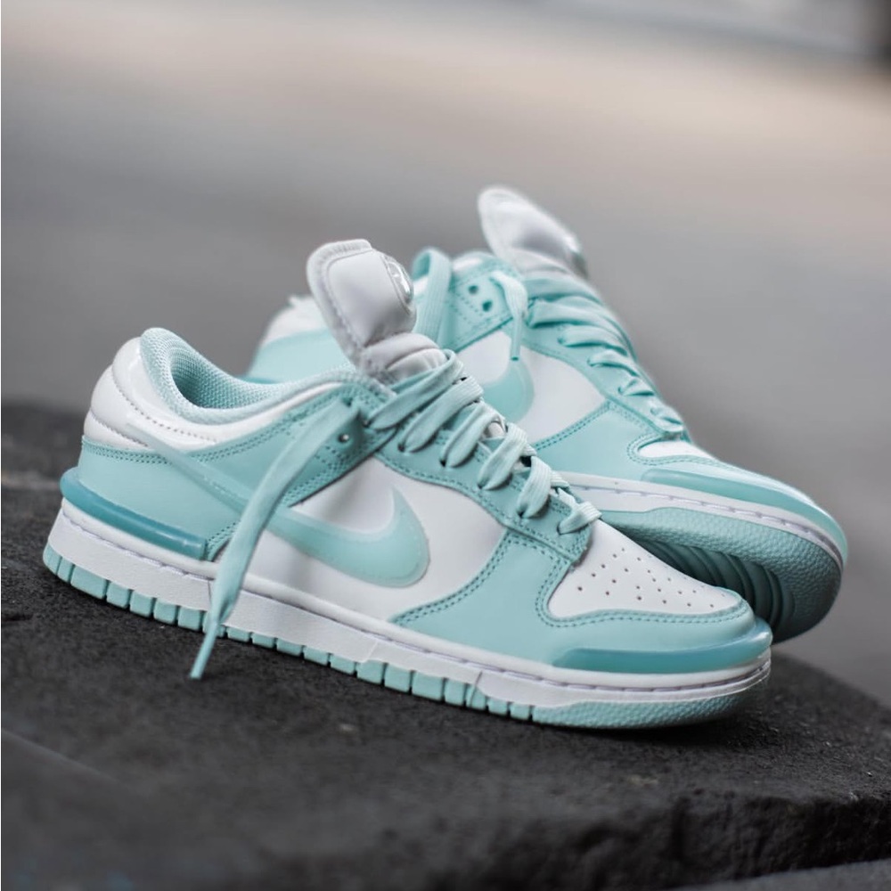Nike Dunk Women's Fresh Jade Ice Tiffany Blue Sneakers size 8 (6.5M) - Picture 2 of 11